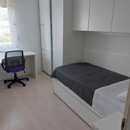 Hestia 3 Bdr Apartment