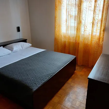 Hestia 3 Bdr Apartment Split