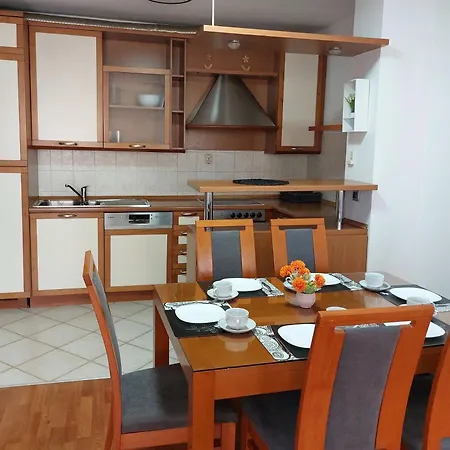 Hestia 3 Bdr Appartement