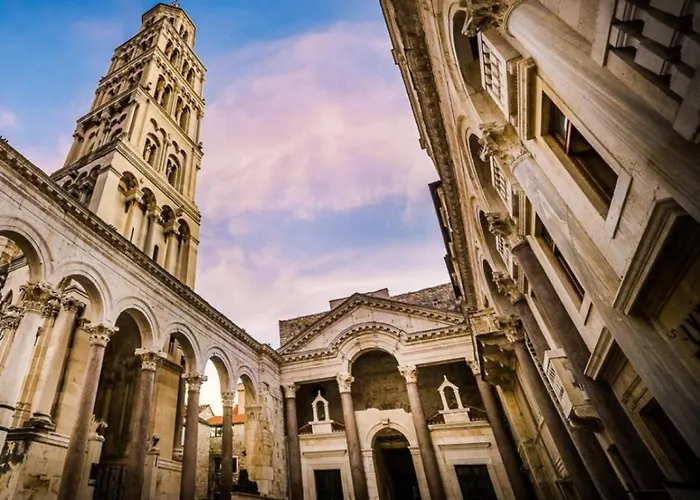 Hestia 3 Bdr Apartament *