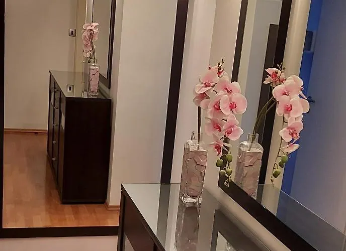 Hestia 3 Bdr Apartament *