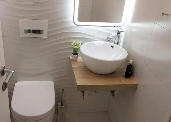 Hestia 3 Bdr Apartament *