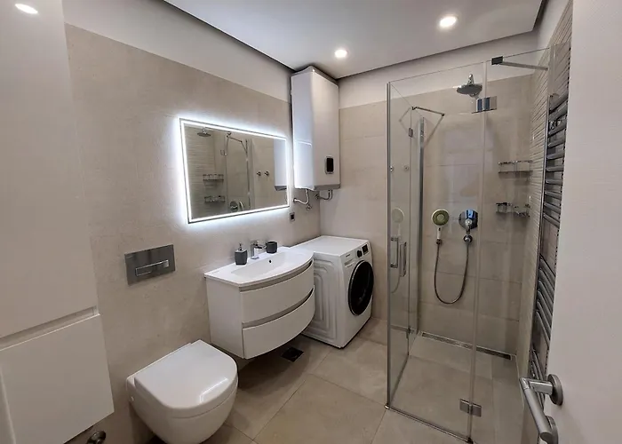 Hestia 3 Bdr Apartament